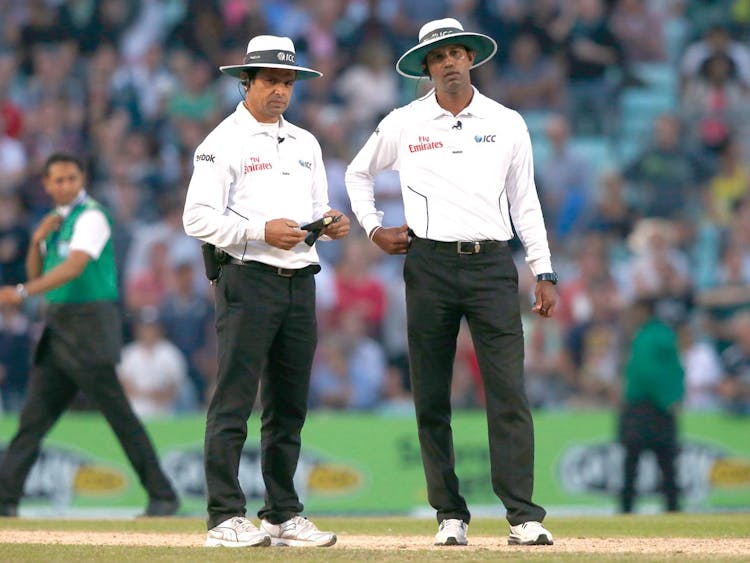 Understanding the Umpire's Bye Signal in Cricket 