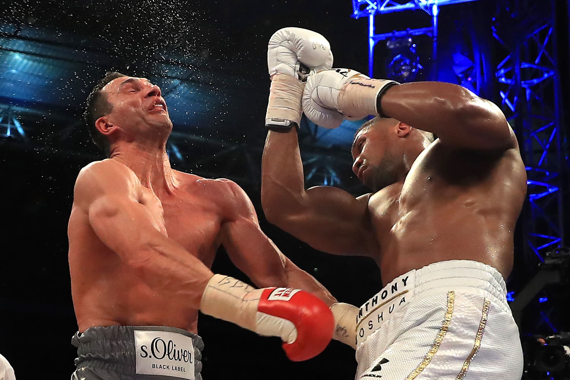 Anthony Joshua (White Shorts) and Wladimir Klitschko