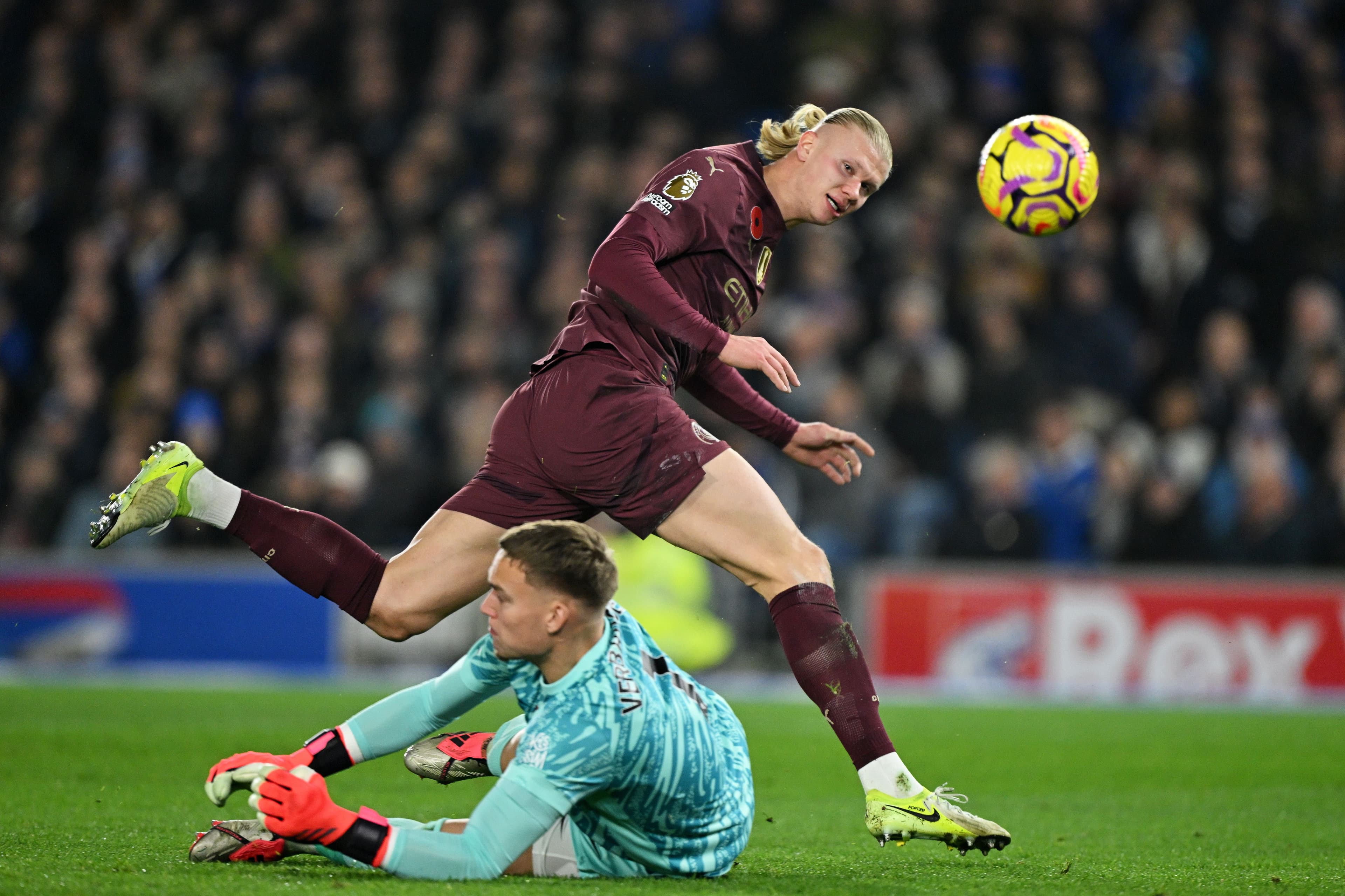 Erling Haaland of Manchester City runs on to score