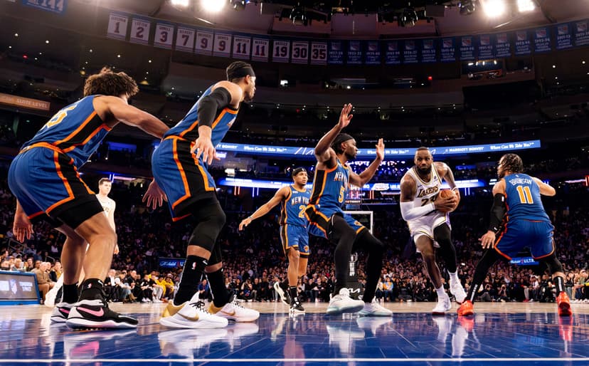 Los Angeles Lakers v New York Knicks