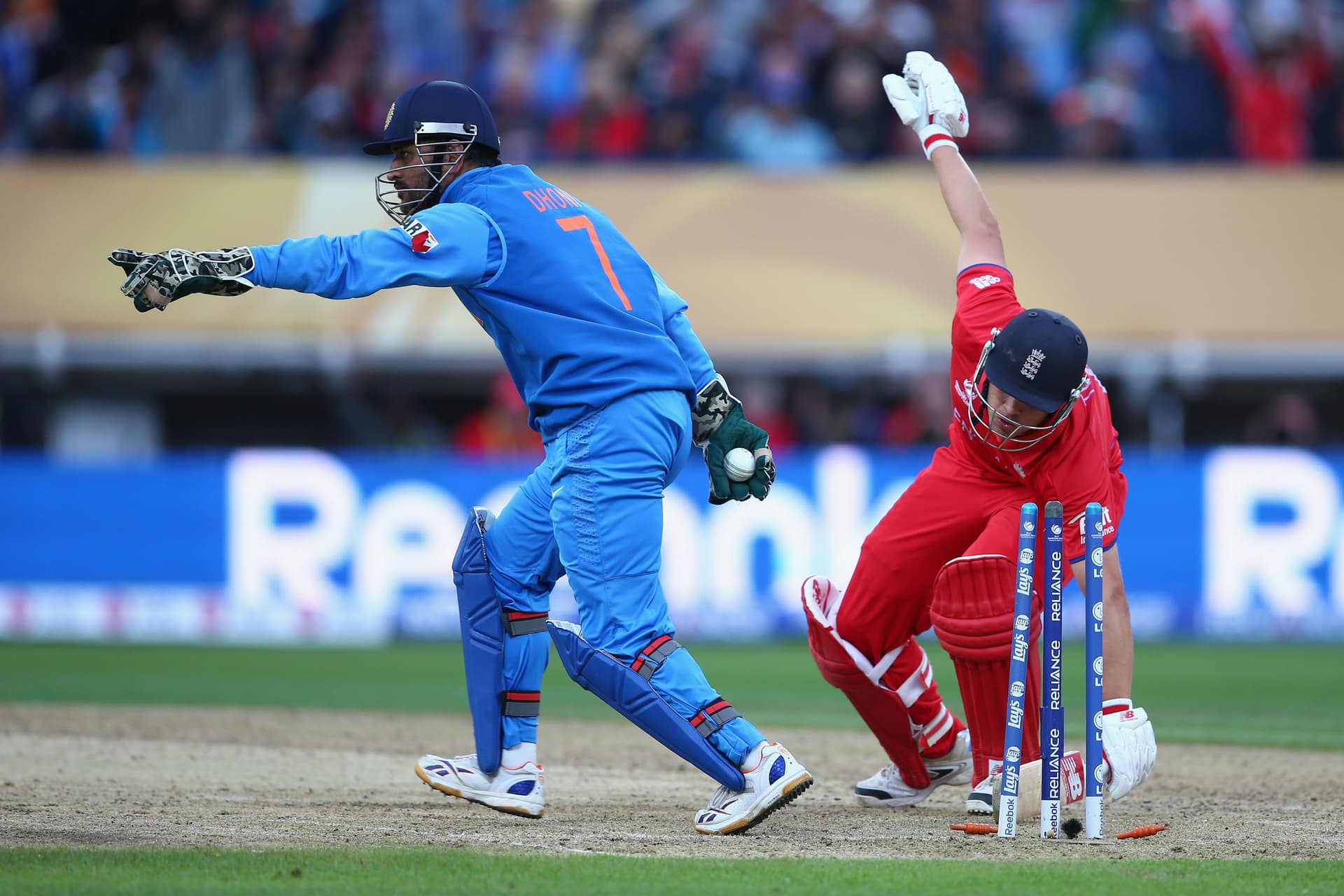 MS Dhoni appeals as he stumps Jonathan Trott //Getty Images
