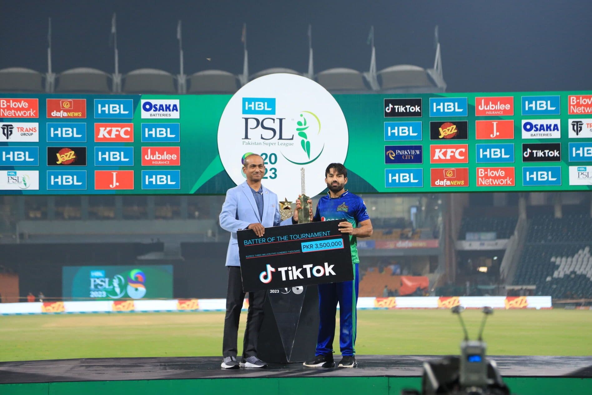 PSL 2023 Batter of the Tournamnt Cheque.jpeg