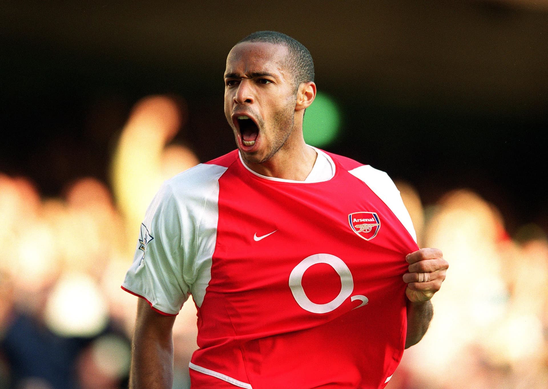 Thierry Henry celebrates scoring Arsenal's 2nd goal 