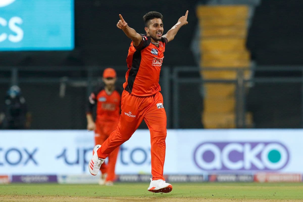 Umran Malik Bowling for RCB in IPL.jpeg