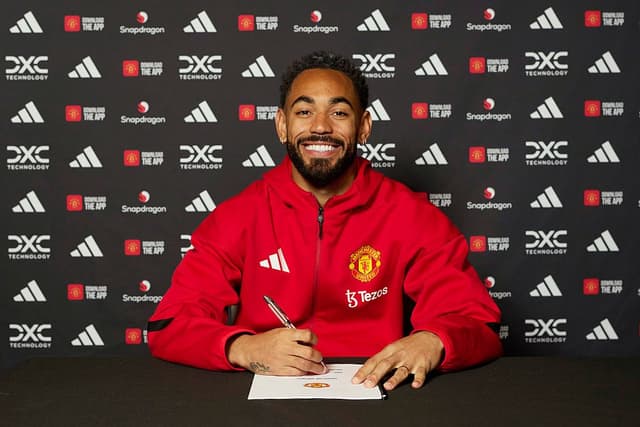 Manchester United Unveil New Signing Matheus Cunha