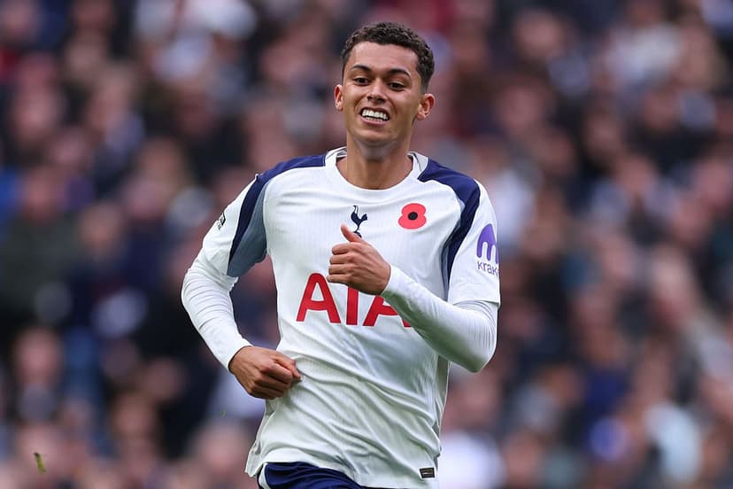 Tottenham Hotspur v Manchester United - Premier League