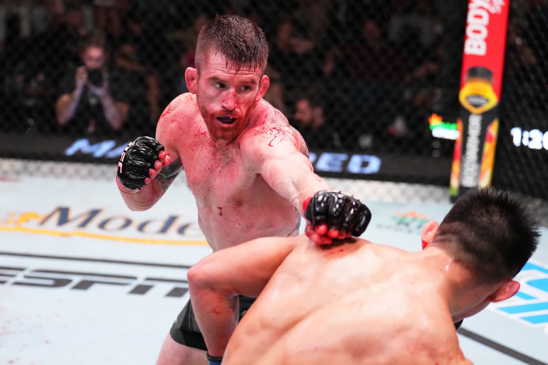 Cory Sandhagen punches Song Yadong