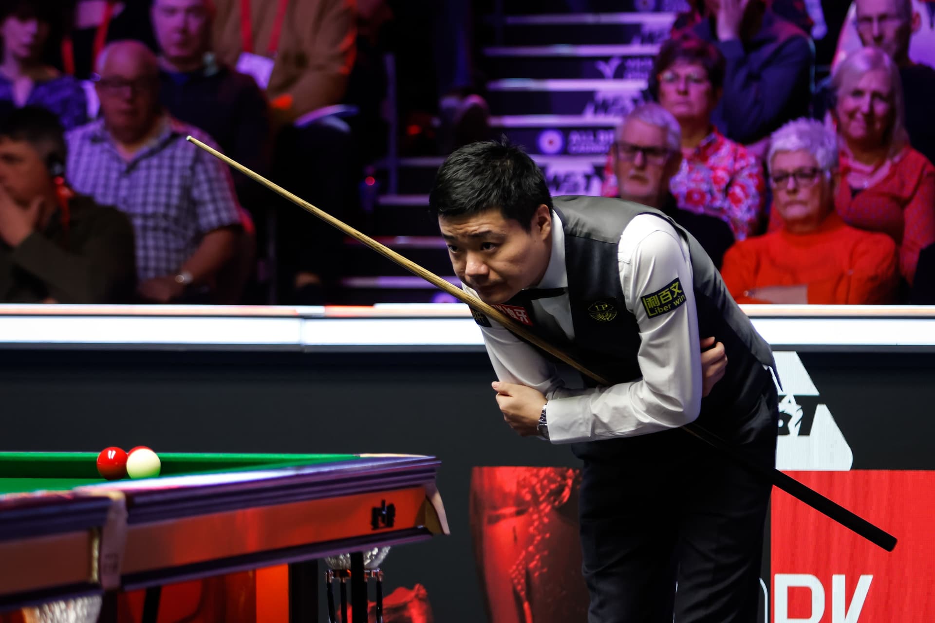 Ding Junhui of China