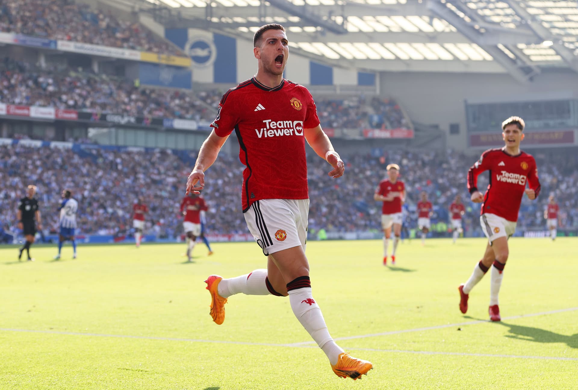 Diogo Dalot of Manchester United celebrates scoring his team's first goal.jpg