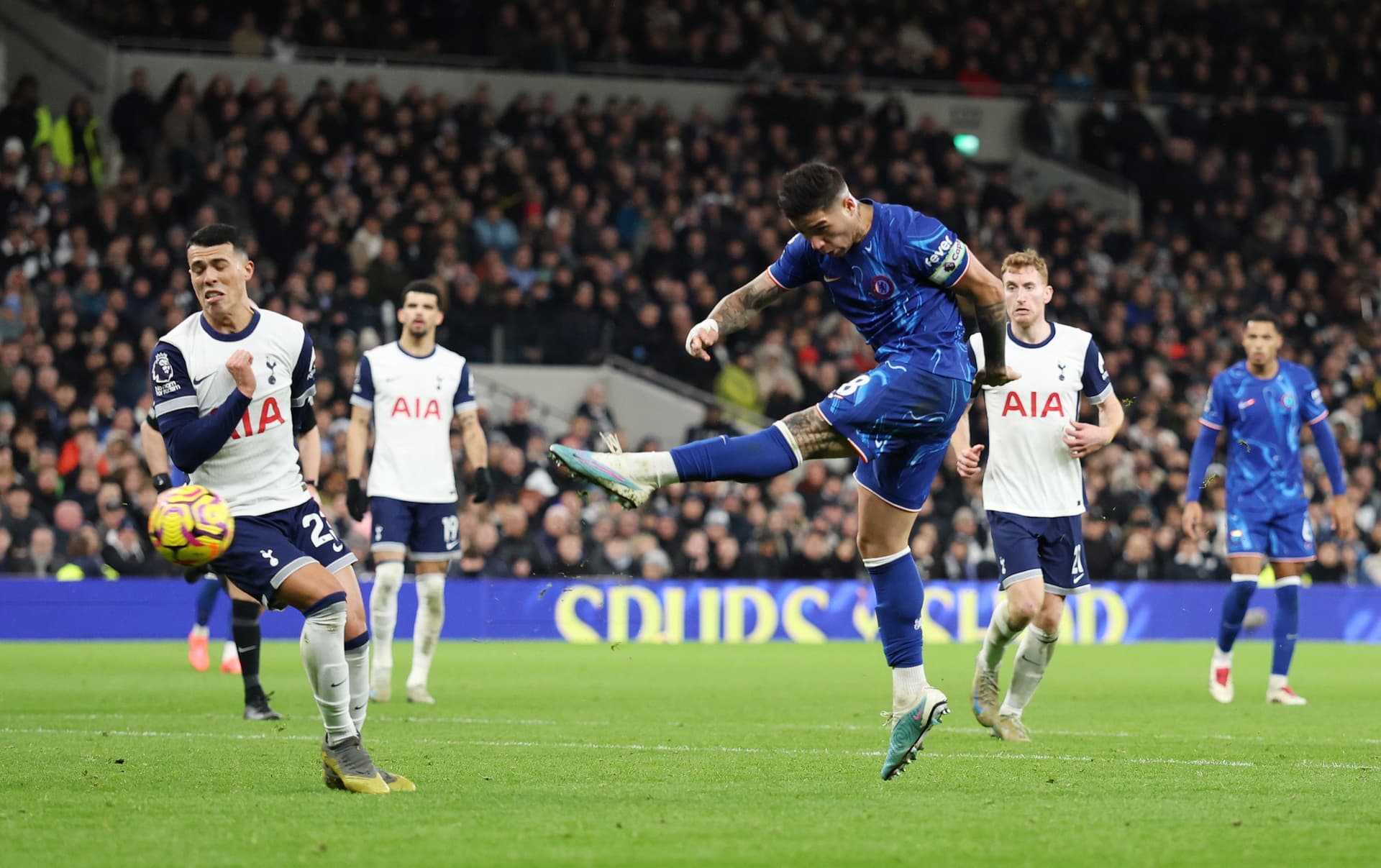 Enzo Fernandez of Chelsea scores a goal to make it 2-3