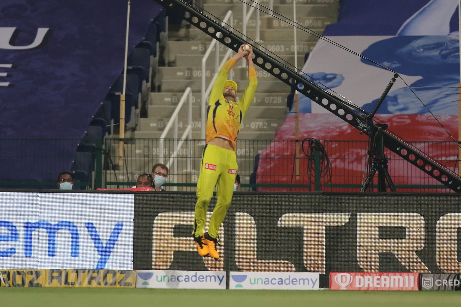 Faf du Plessis Catch in IPL for CSK.jpeg