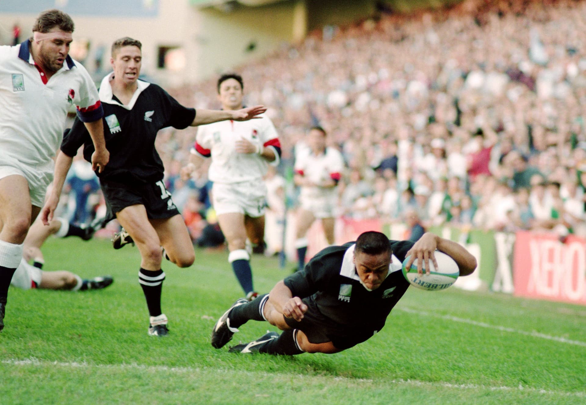 Jonah Lomu of New Zealand