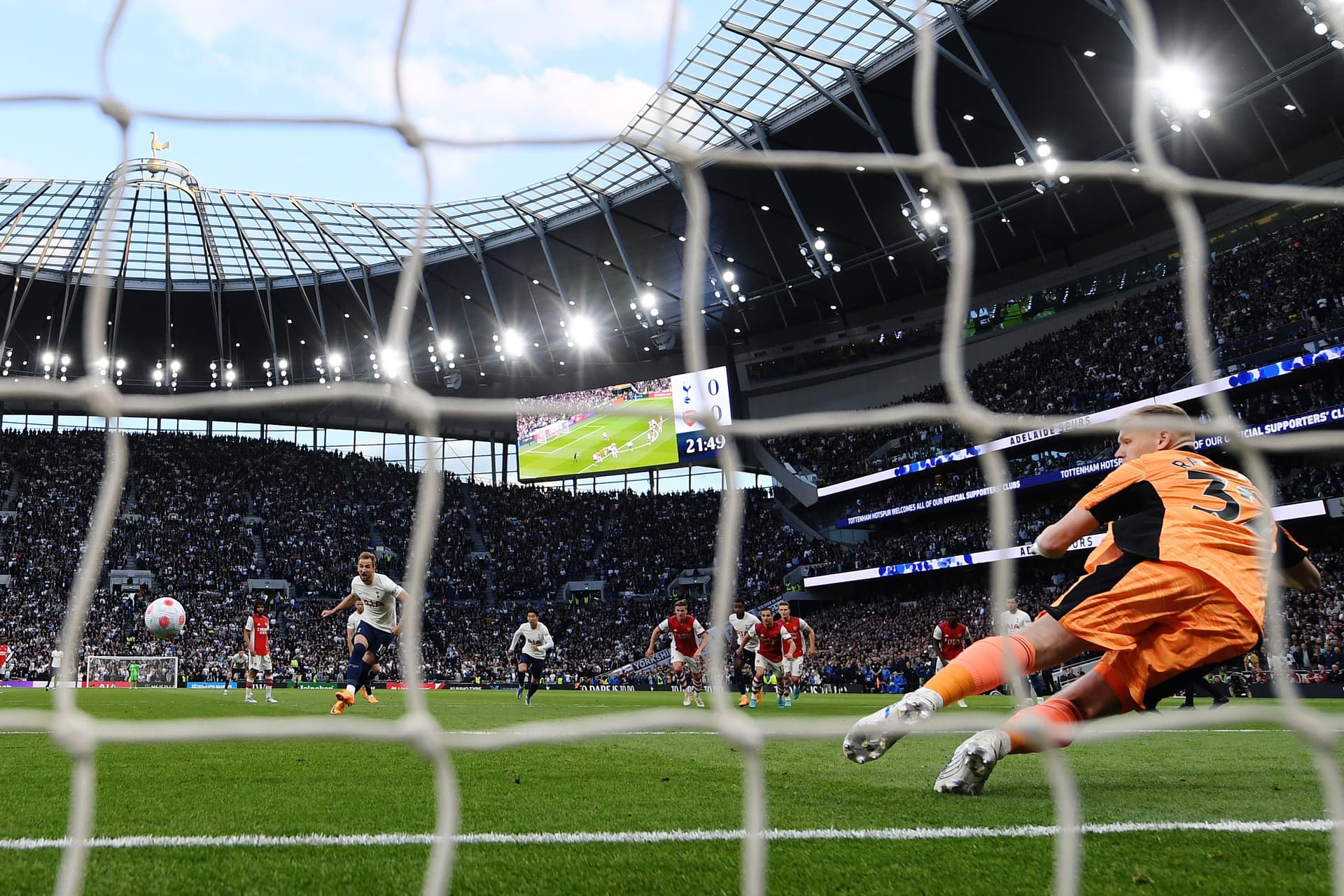 Harry Kane of Tottenham Hotspur scores their side's first goal