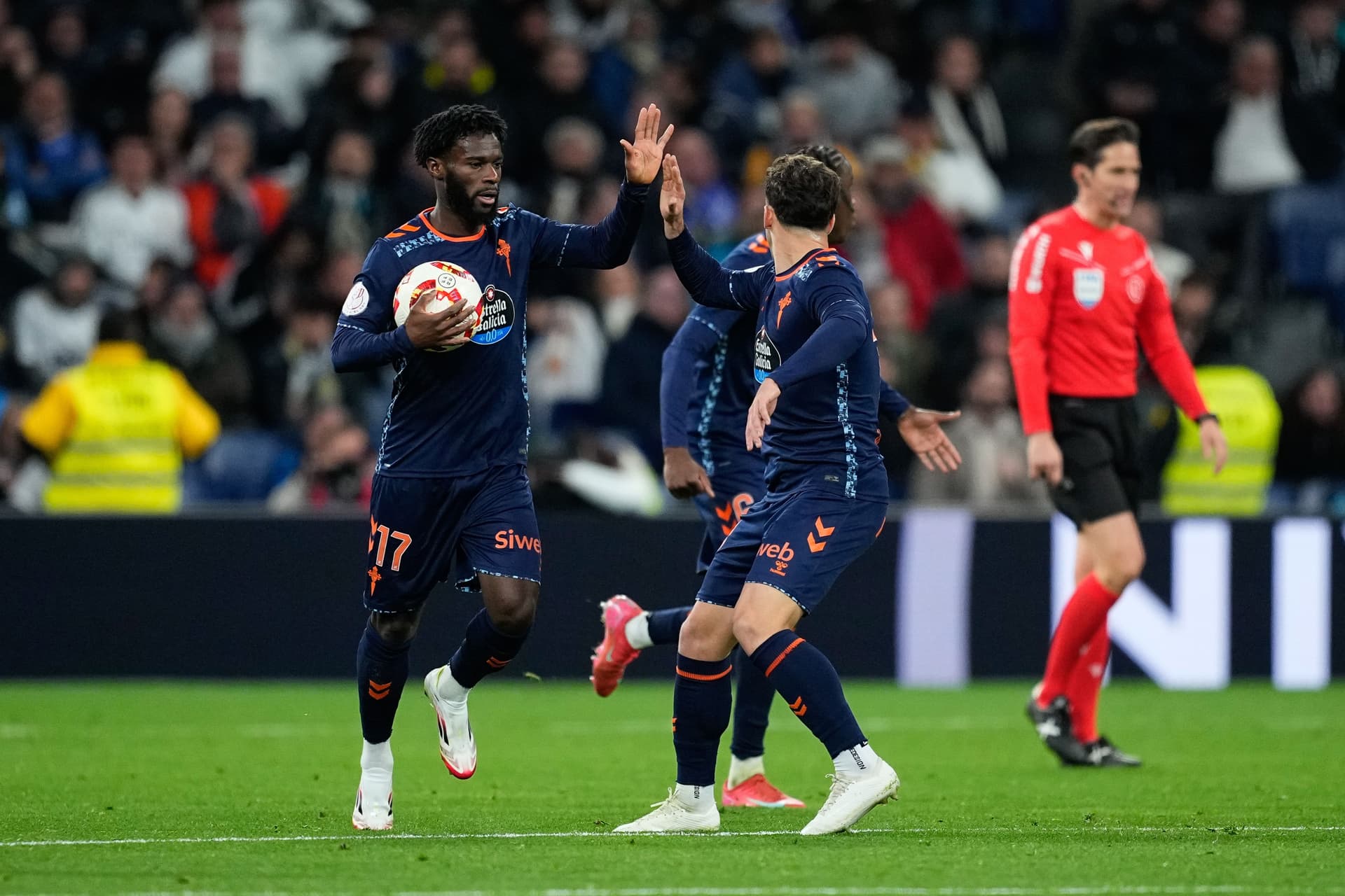 Jonathan Bamba of Celta de Vigo celebrates a goal during the Spanish Cup.jpg