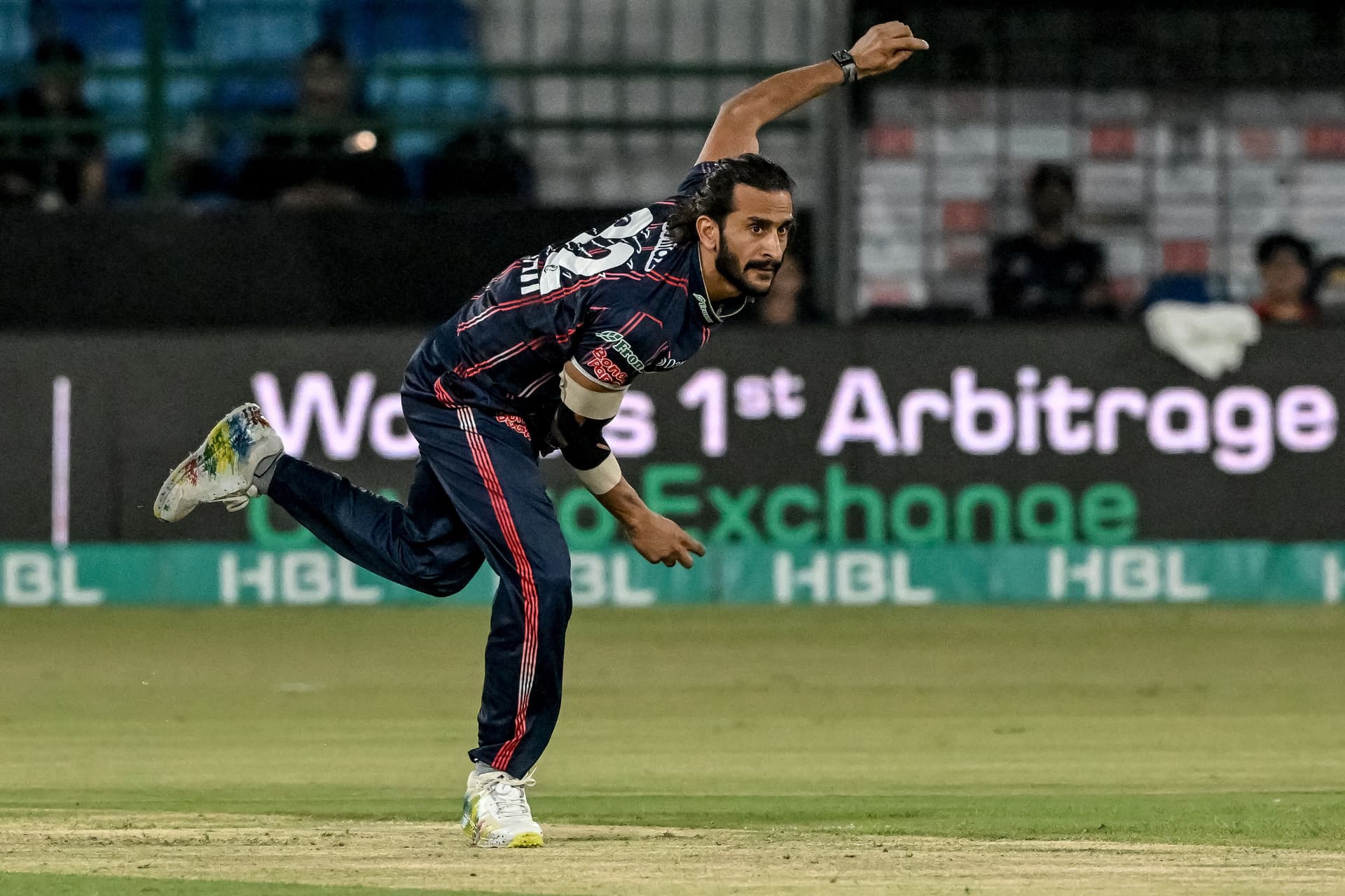 Karachi Kings' Hasan Ali bowls during the Pakistan Super League.jpg