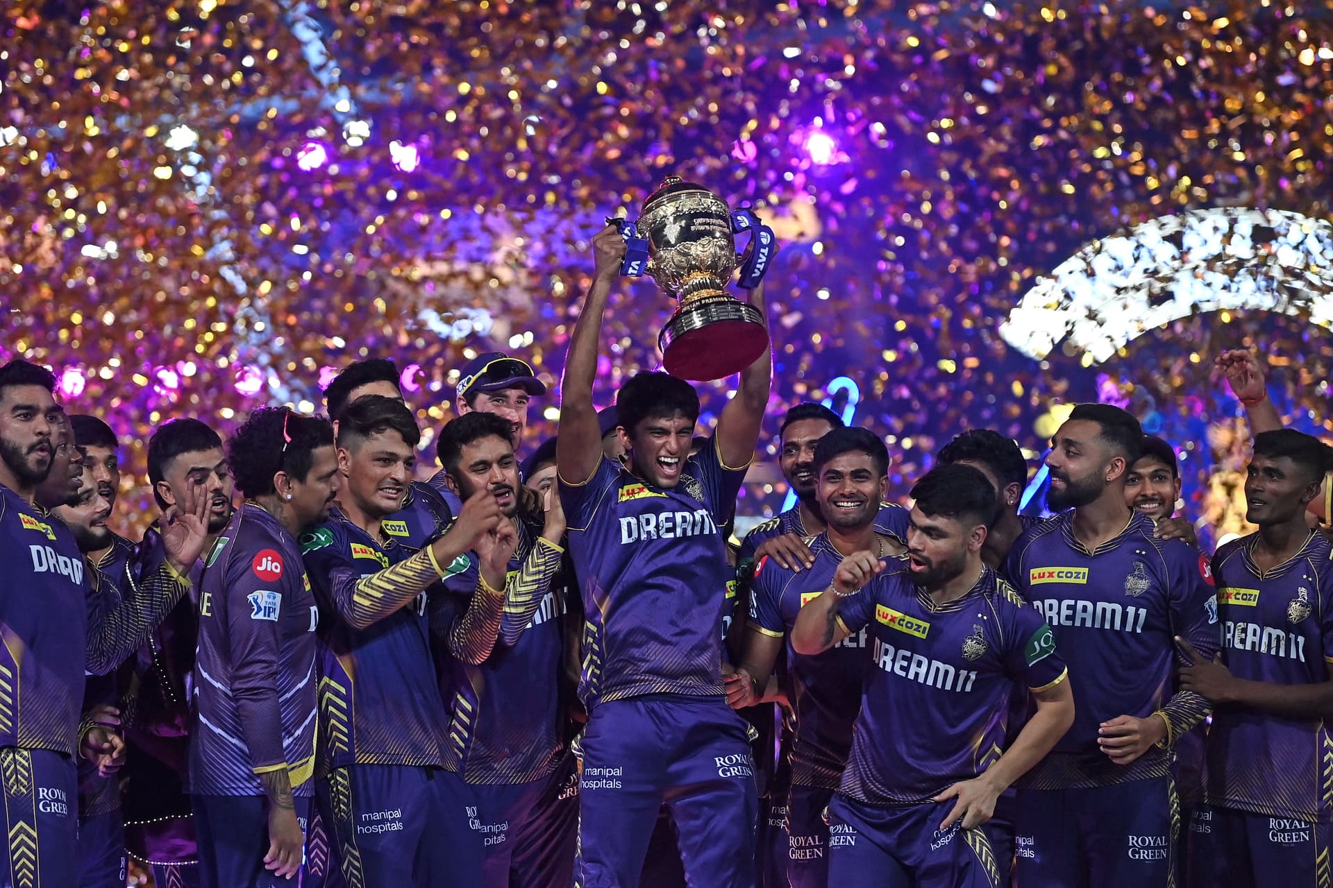 Kolkata Knight Riders' players celebrate with the trophy