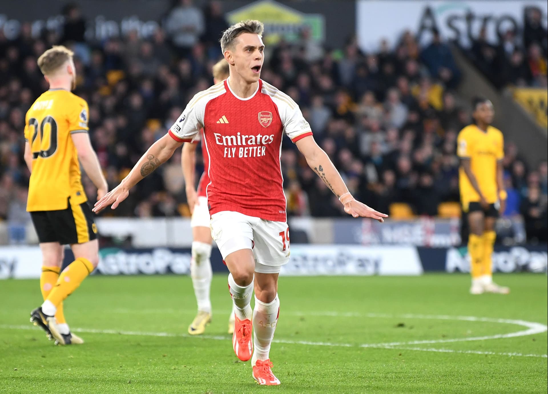 Leandro Trossard of Arsenal celebrates scoring his team's first goal
