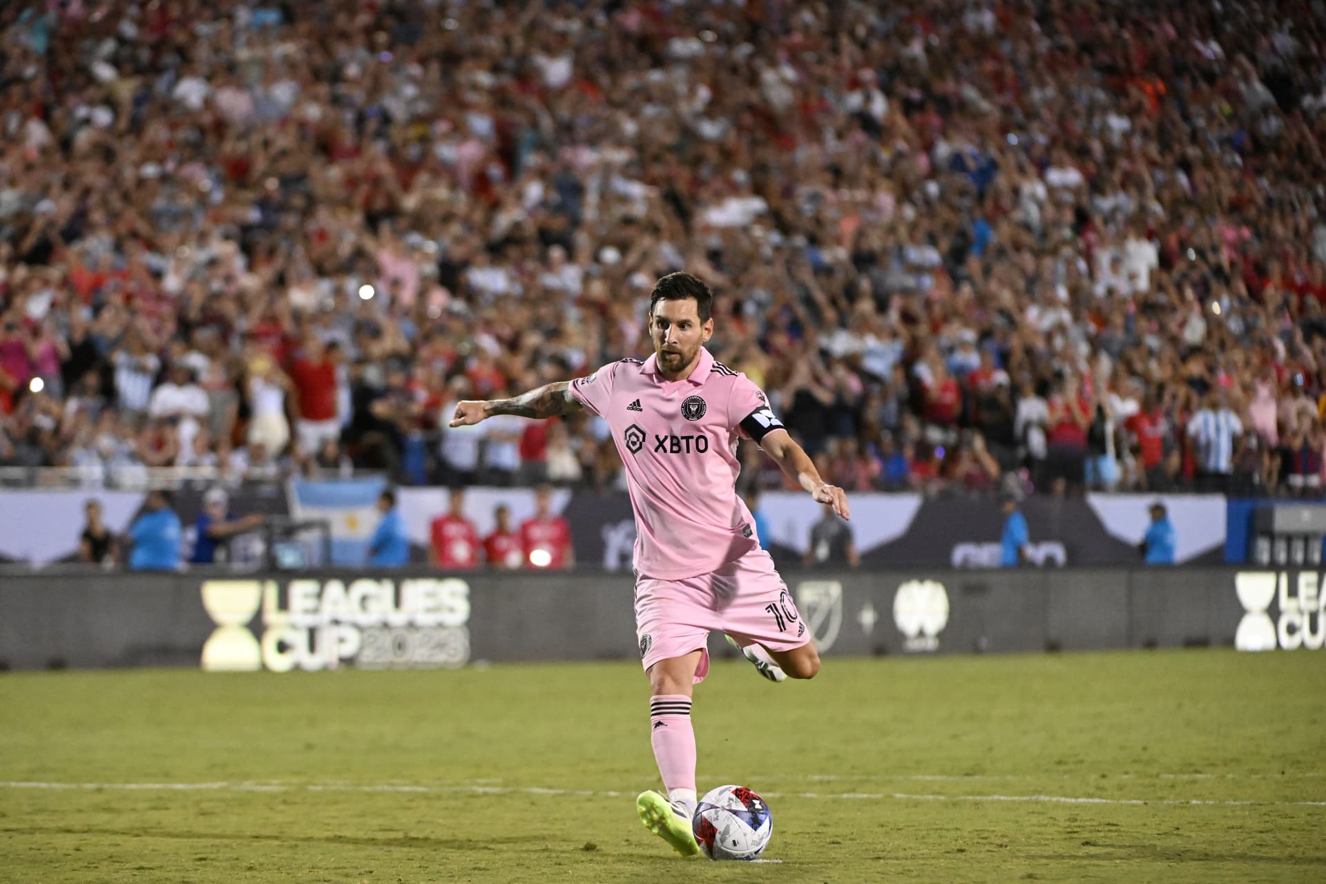 Lionel Messi taking penatly