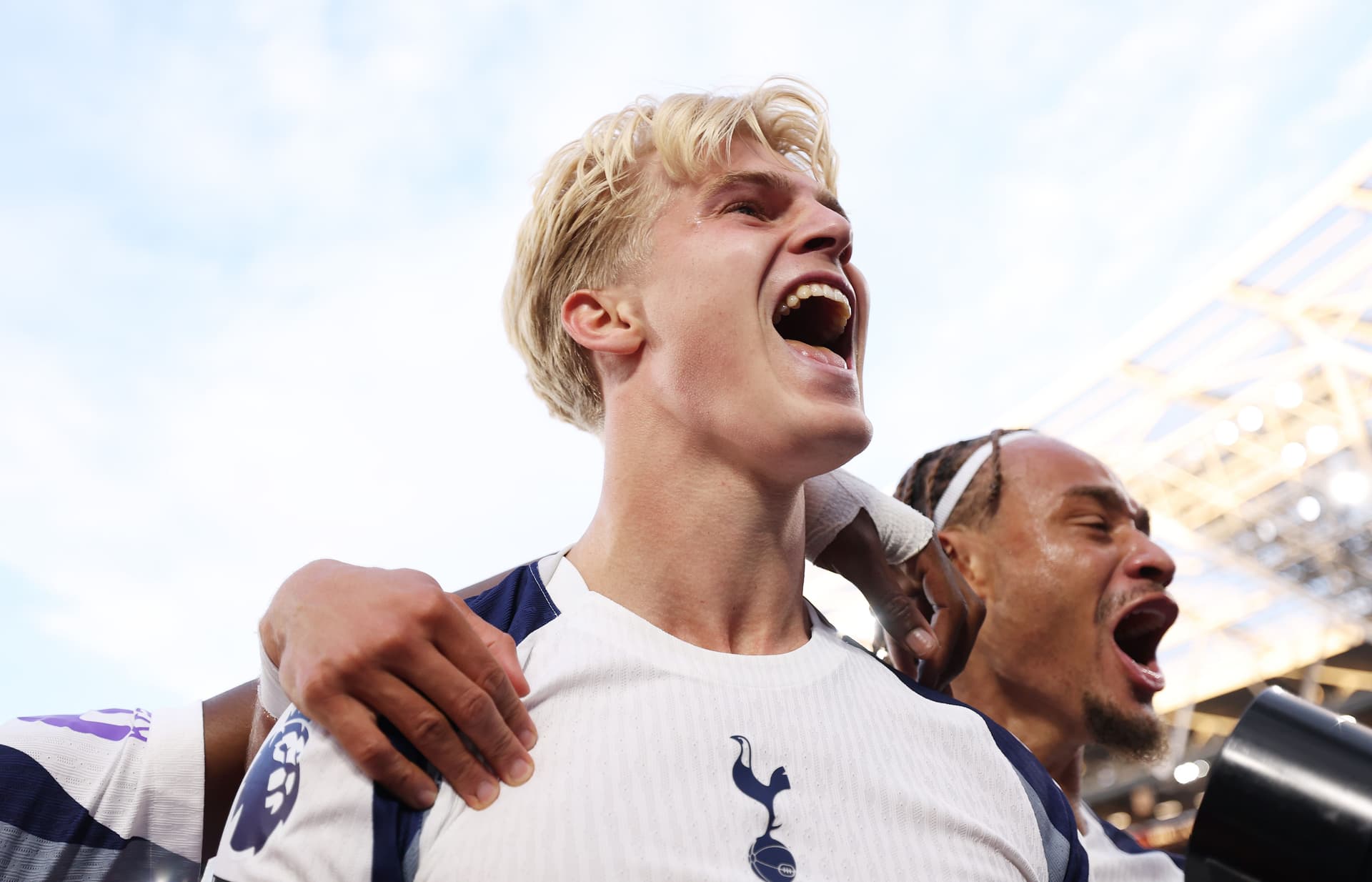 Lucas Bergvall of Tottenham Hotspur celebrates scoring his team's second goal.jpg
