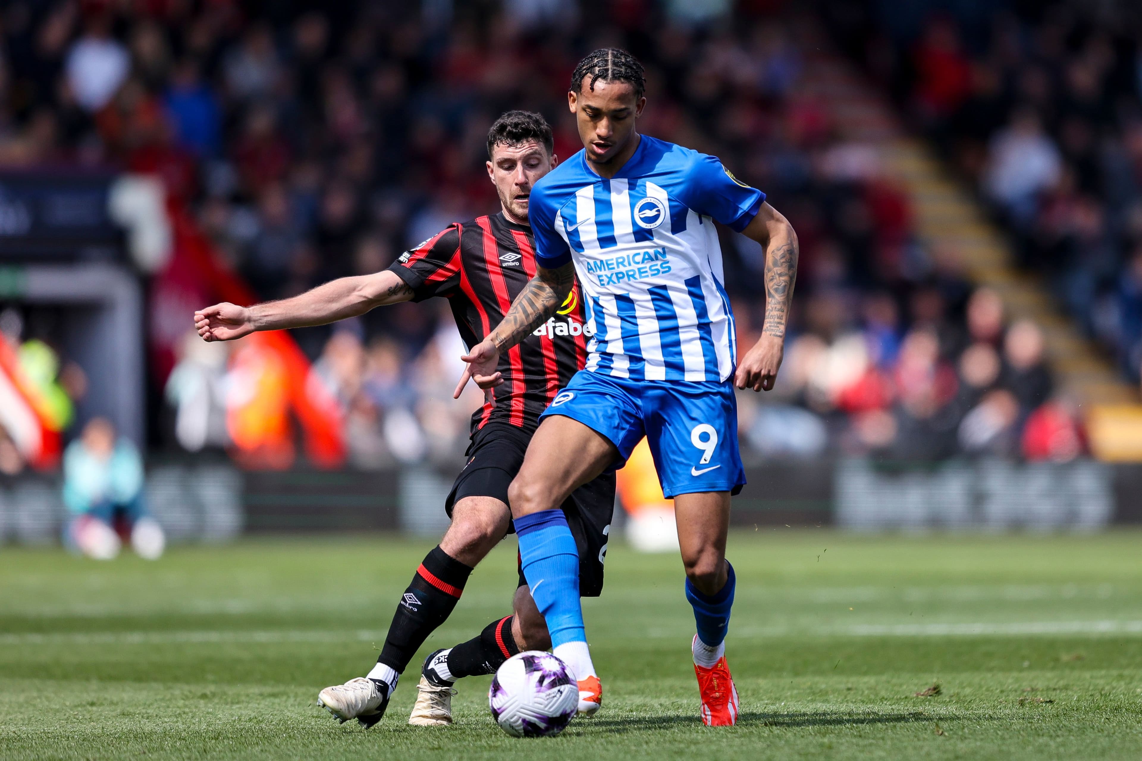 Marcos Senesi and João Pedro