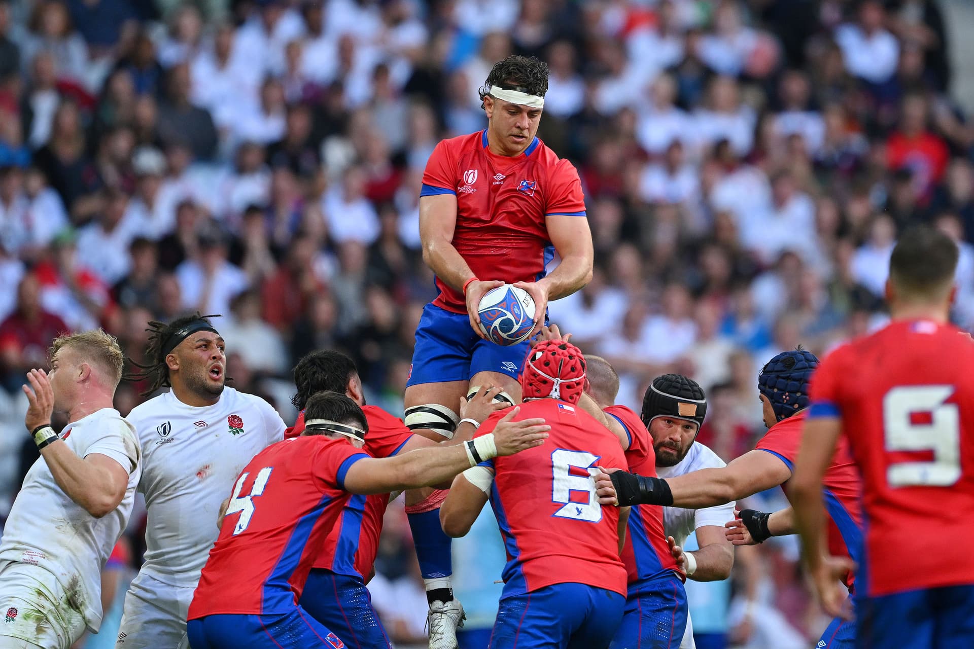 Martin Sigren of Chile wins the lineout for Chile
