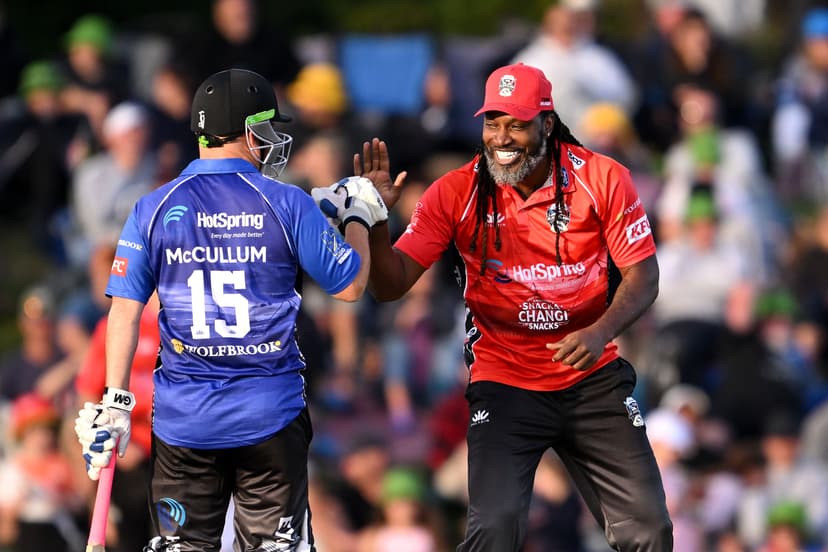 Nathan McCullum and Chris Gayle