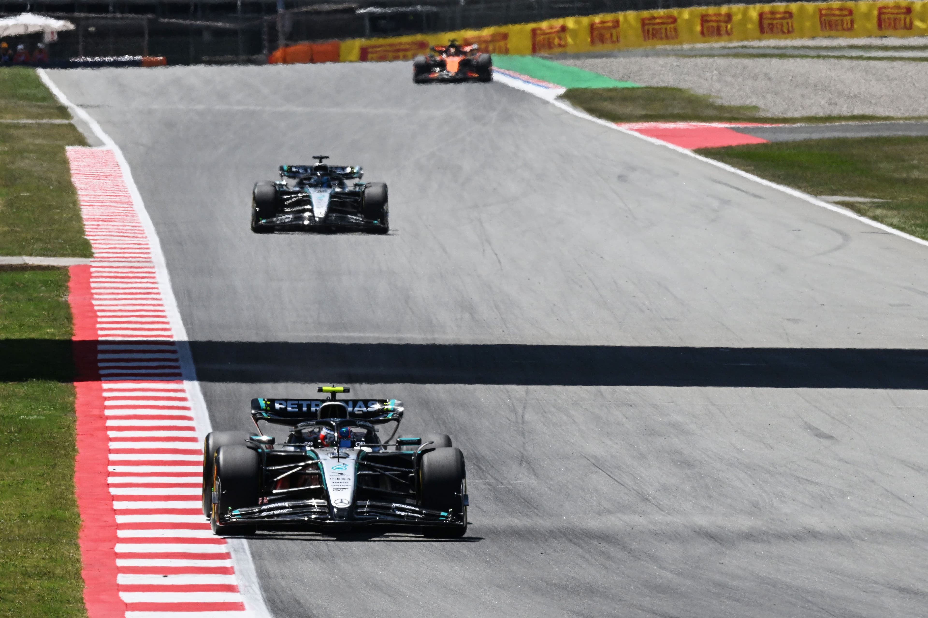 Oscar Piastri of Australia driving the (81) McLaren MCL39 Mercedes.jpg