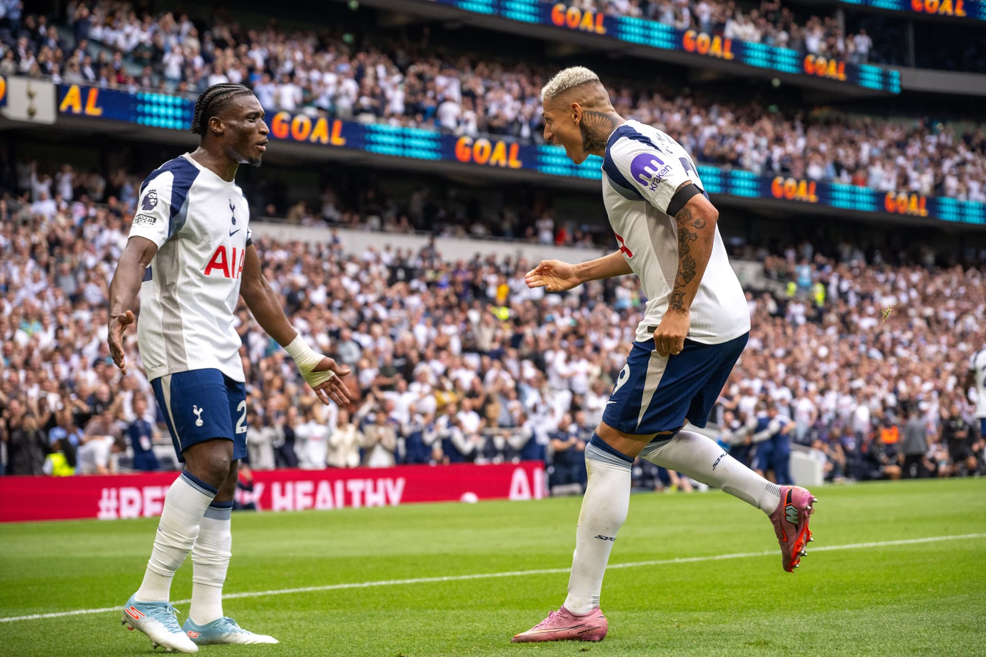 Richarlison of Tottenham Hotspur celebrate with Mohammed Kudus after scoring