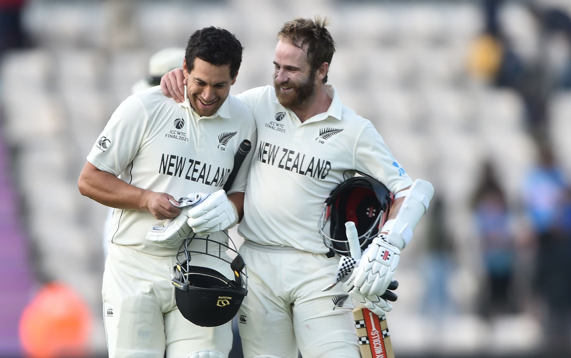 Ross Taylor and Kane Williamson of New Zealand celebrates after winning//Getty Images
