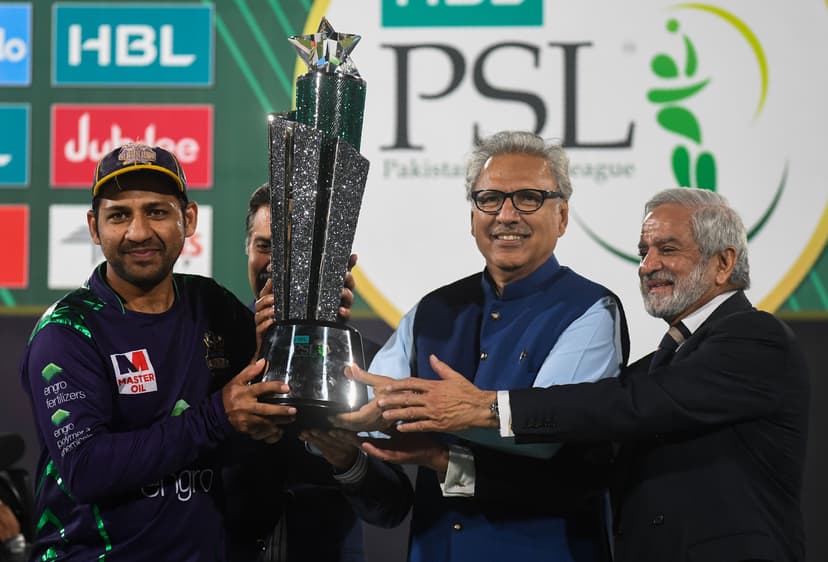 Sarfraz Ahmed receives the wining trophy from  Arif Alvi and Ehsan Mani