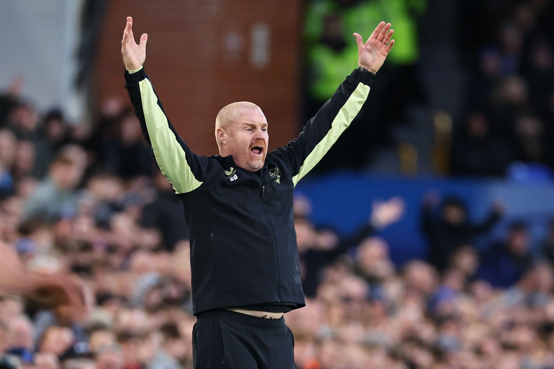 Sean Dyche the head coach and manager of Everton