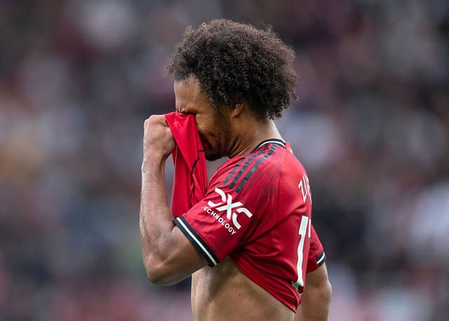 Manchester United v Burnley - Premier League