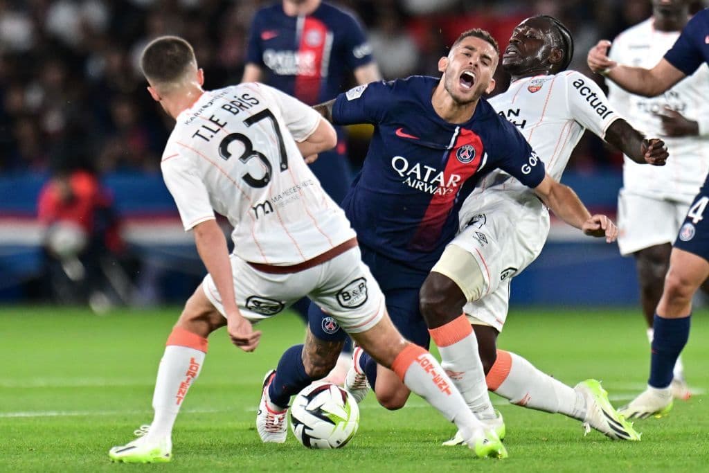 TOPSHOT-FBL-FRA-LIGUE1-PSG-LORIENT